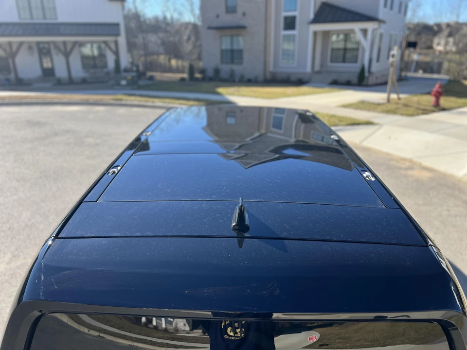 2022 Rivian R1S - Image 27 of 31