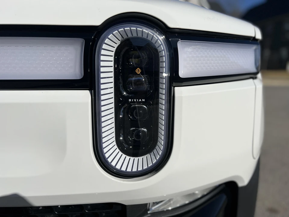 2022 Rivian R1S - Image 20 of 31