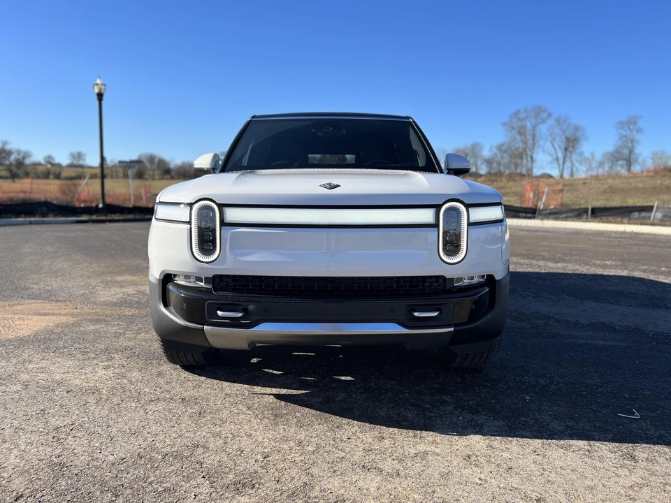 2022 Rivian R1S - Image 6 of 31