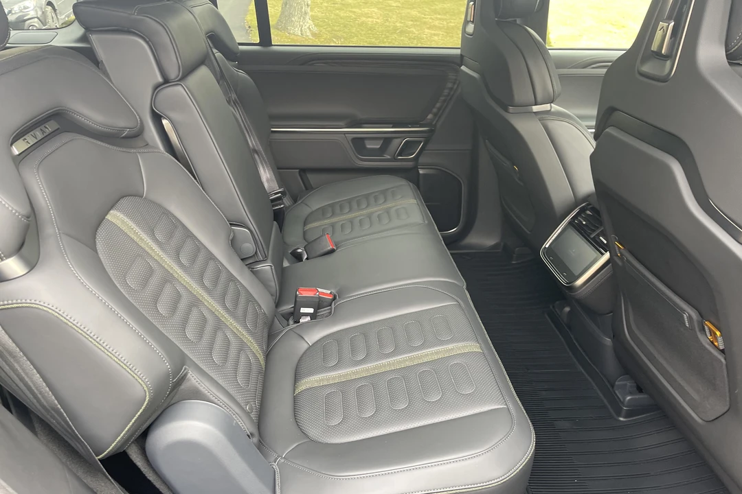 2022 Rivian R1S - Image 30 of 31