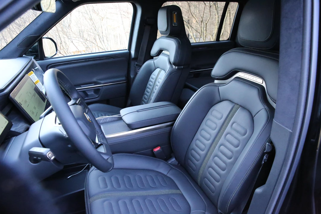 2022 Rivian R1S - Image 29 of 31