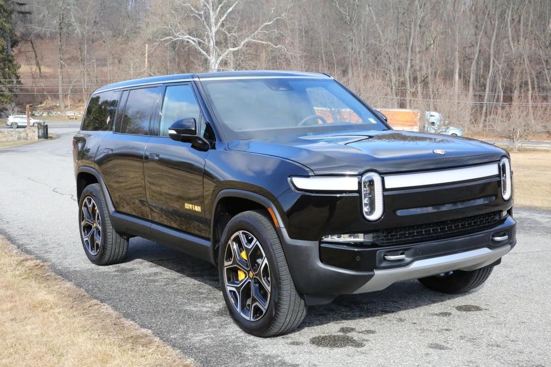 2022 Rivian R1S - Image 17 of 31