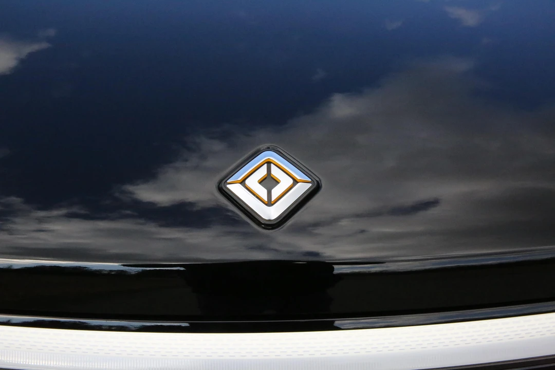 2022 Rivian R1S - Image 18 of 31