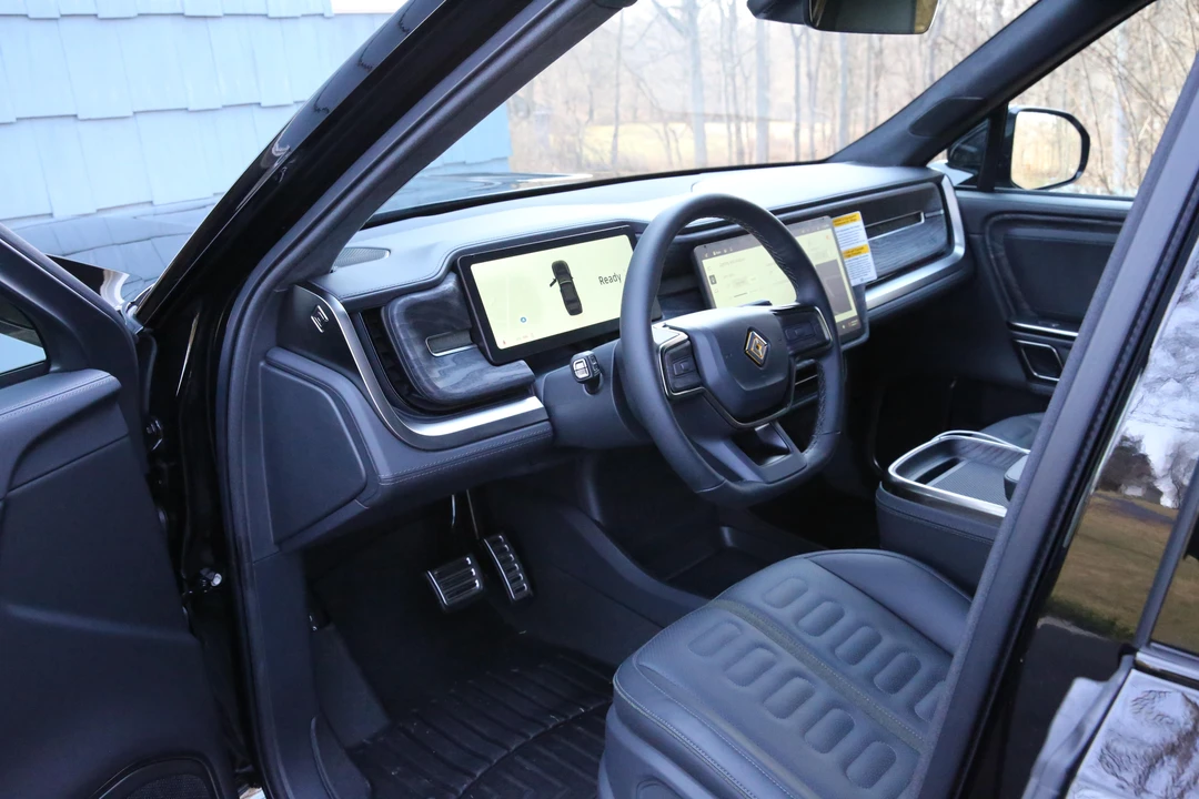 2022 Rivian R1S - Image 28 of 31