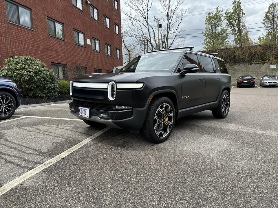 2022 Rivian R1S - Image 6 of 31
