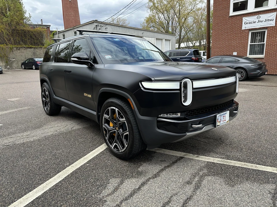 2022 Rivian R1S - Image 13 of 31