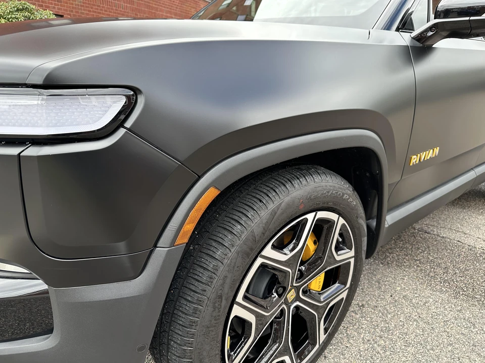 2022 Rivian R1S - Image 25 of 31