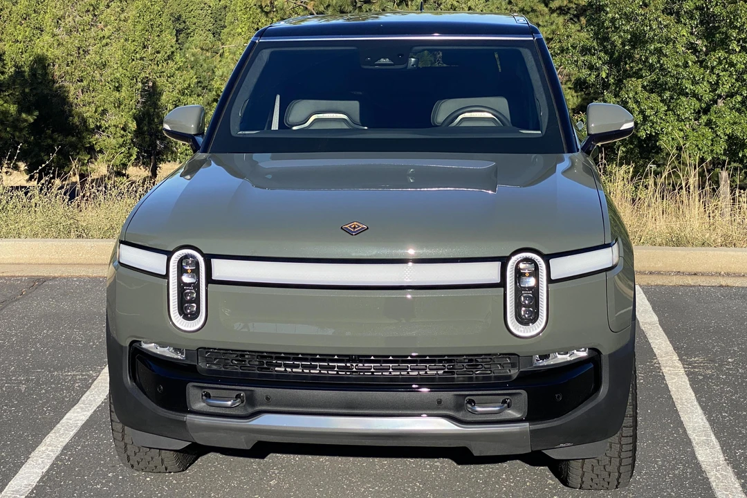 2022 Rivian R1S - Image 2 of 9