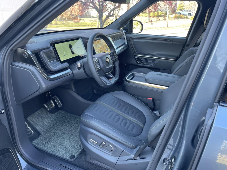 2022 Rivian R1S - Image 27 of 31
