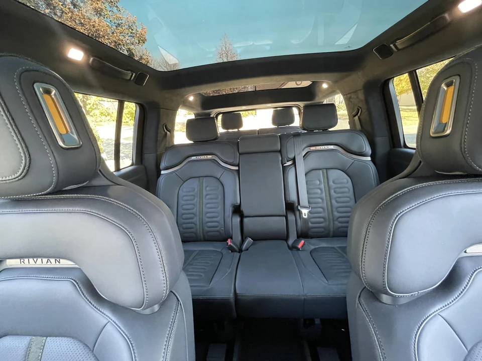 2022 Rivian R1S - Image 21 of 31