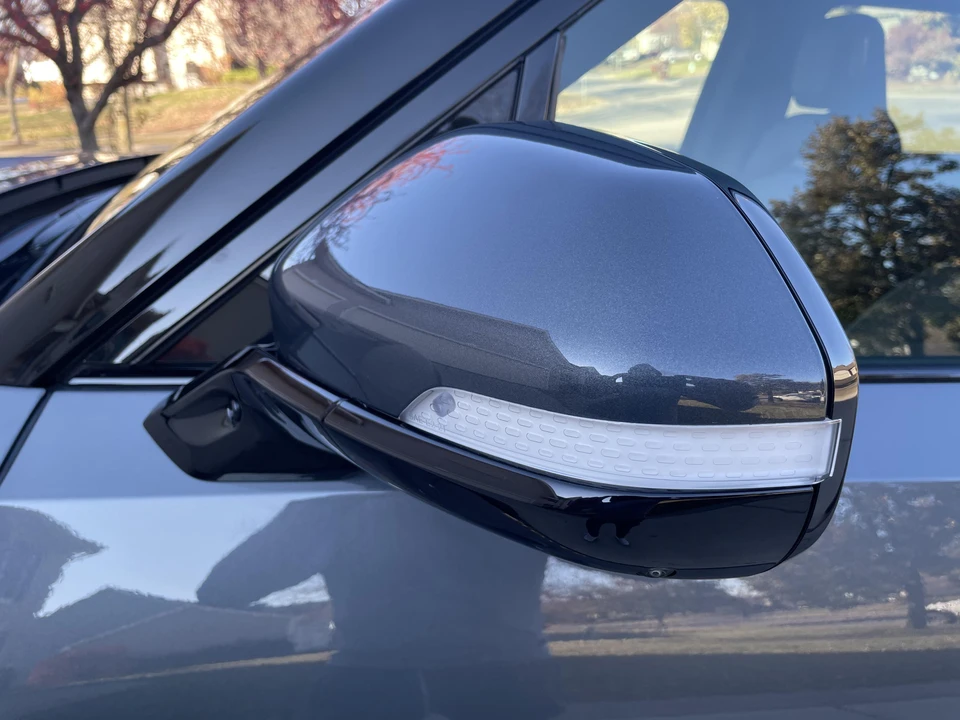 2022 Rivian R1S - Image 11 of 31