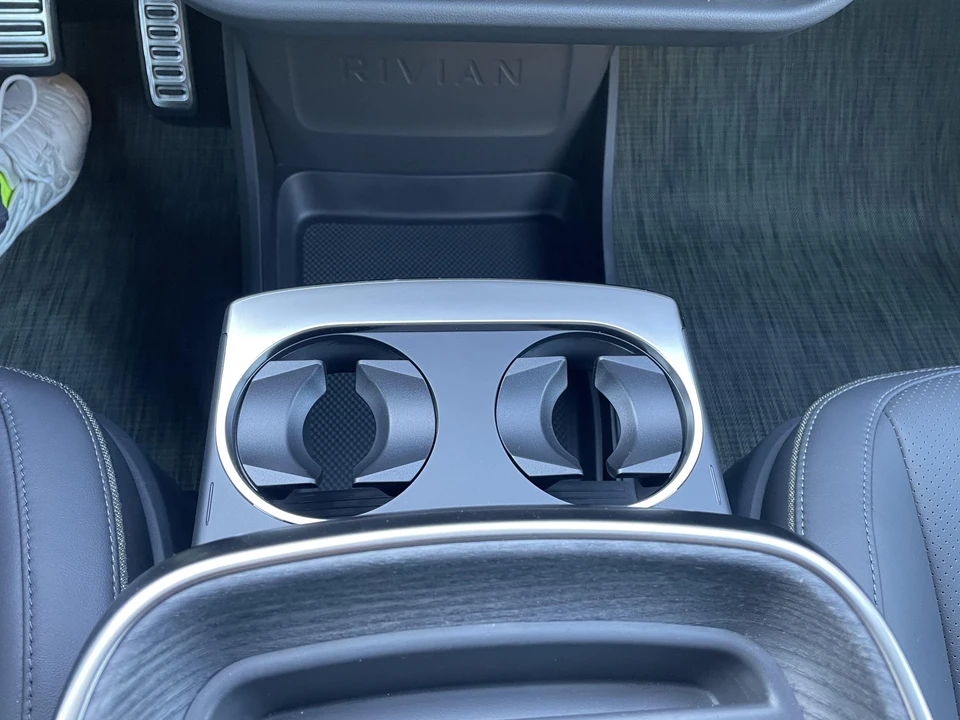 2022 Rivian R1S - Image 31 of 31