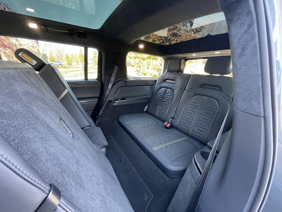 2022 Rivian R1S - Image 24 of 31