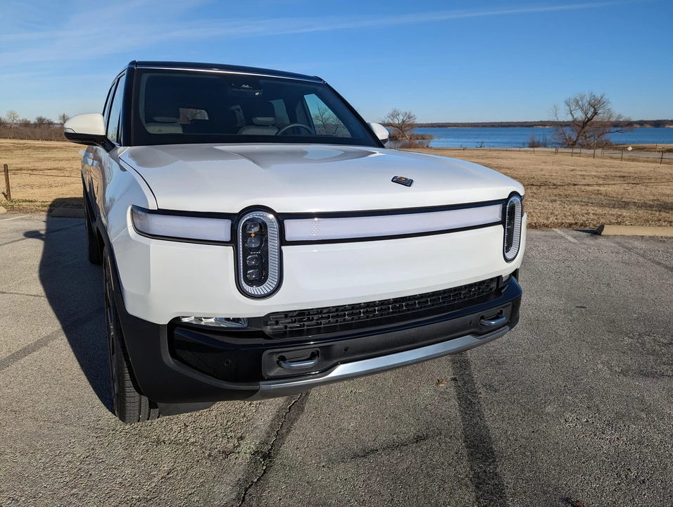 2022 Rivian R1S - Image 22 of 31