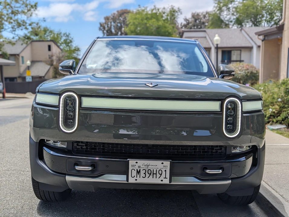2022 Rivian R1S - Image 7 of 31