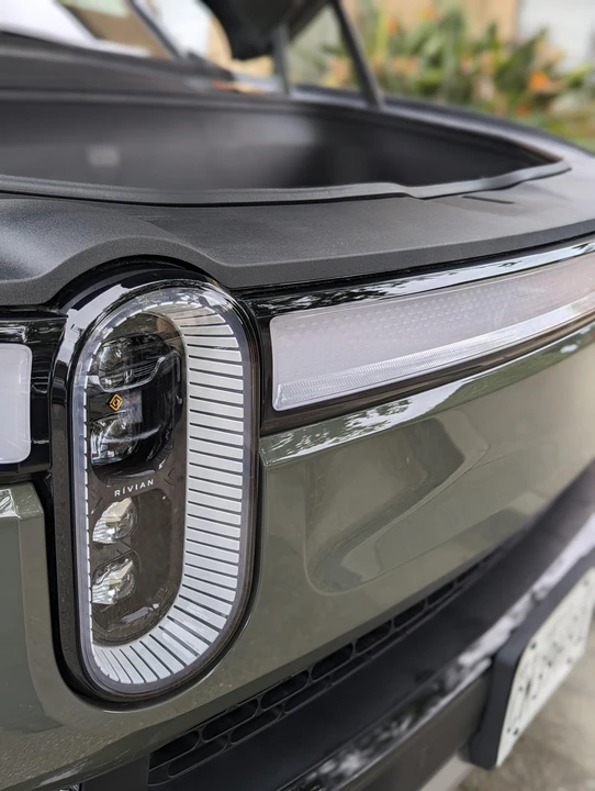 2022 Rivian R1S - Image 27 of 31