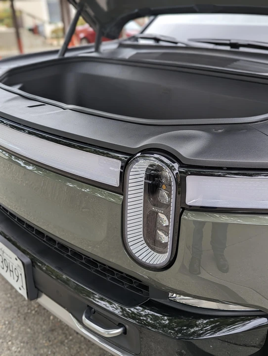 2022 Rivian R1S - Image 30 of 31