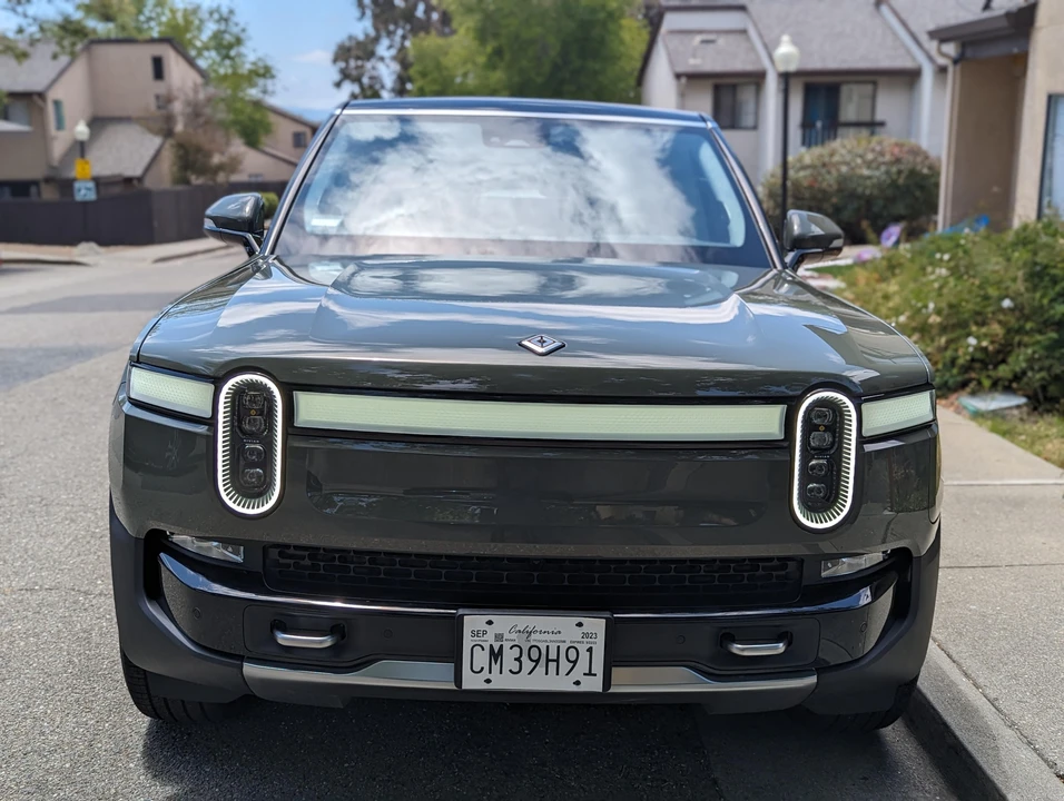 2022 Rivian R1S - Image 8 of 31