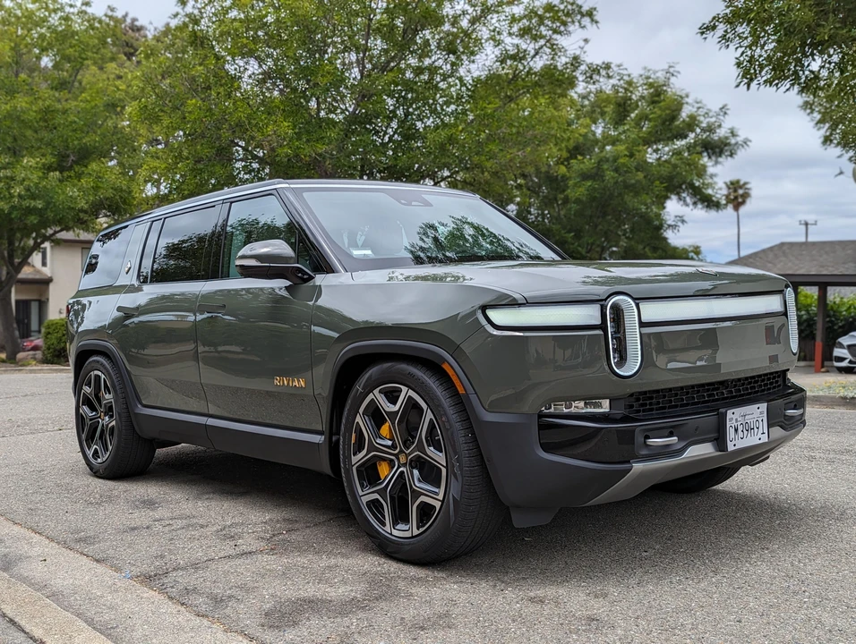2022 Rivian R1S - Image 22 of 31