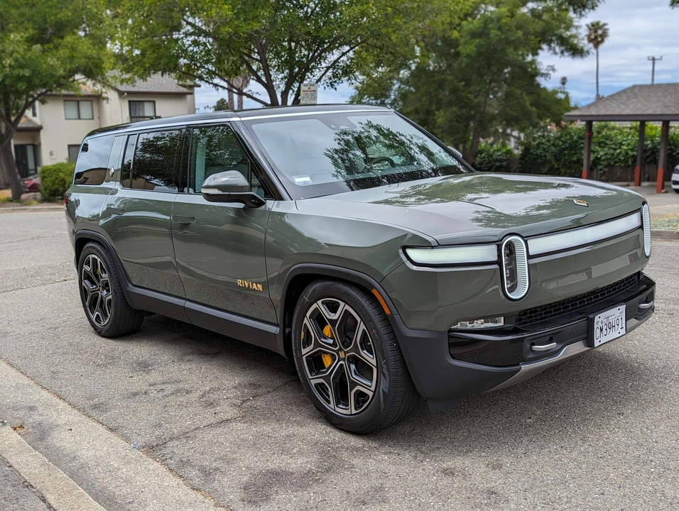 2022 Rivian R1S - Image 20 of 31