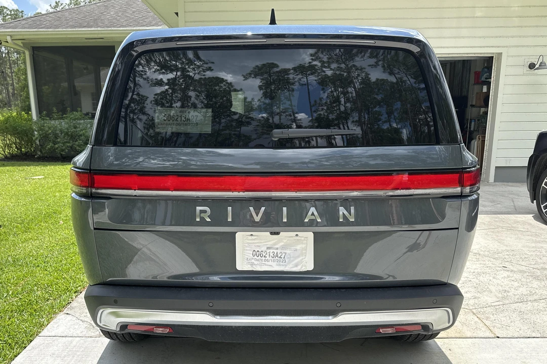 2022 Rivian R1S - Image 5 of 31