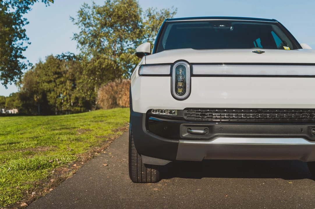 2022 Rivian R1S - Image 30 of 31