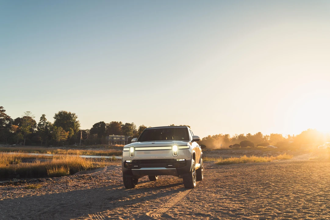 2022 Rivian R1S - Image 10 of 31