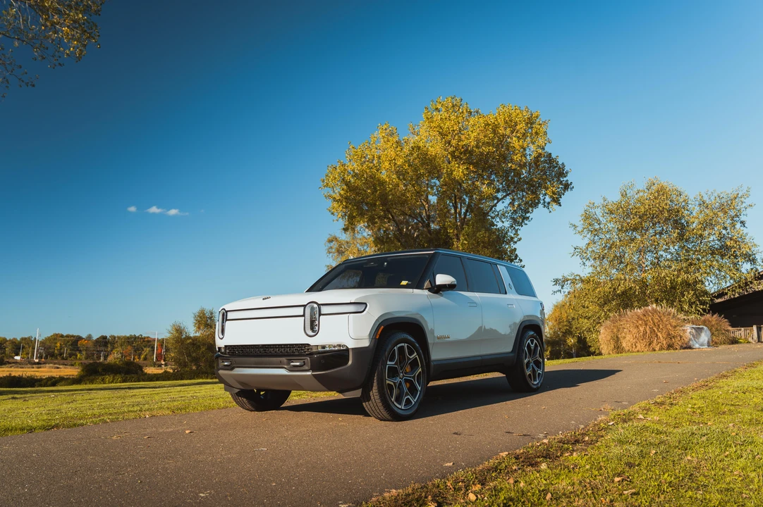 2022 Rivian R1S - Image 14 of 31