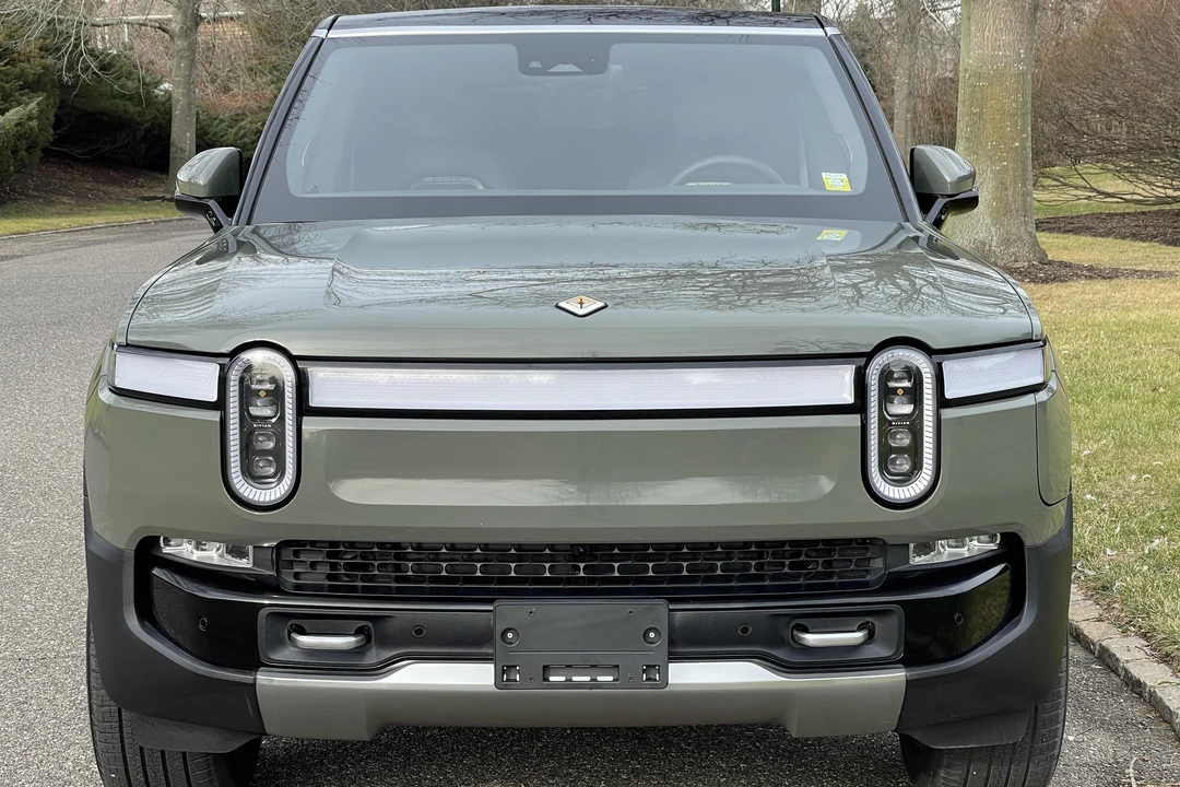 2022 Rivian R1S - Image 2 of 5
