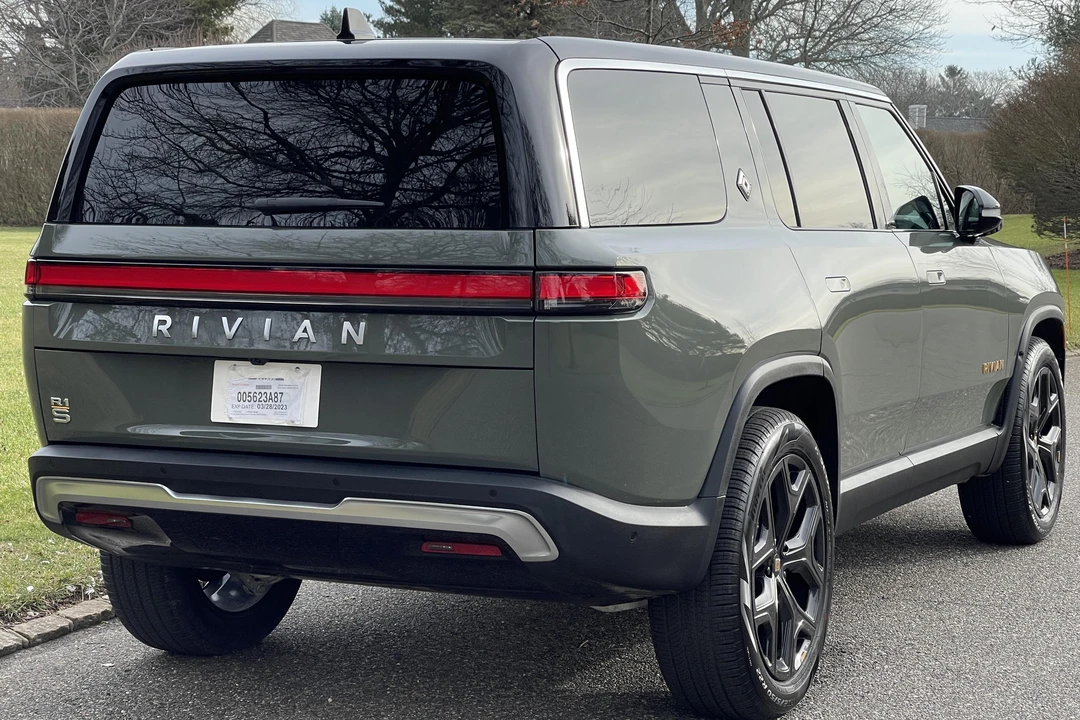 2022 Rivian R1S - Image 4 of 5