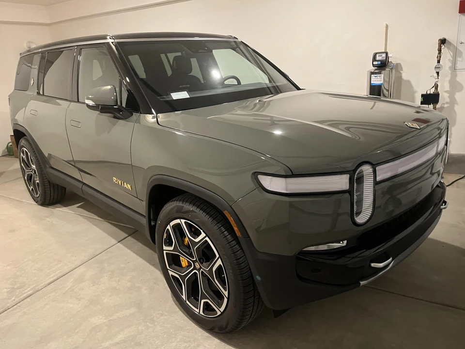 2022 Rivian R1S - Image 20 of 31