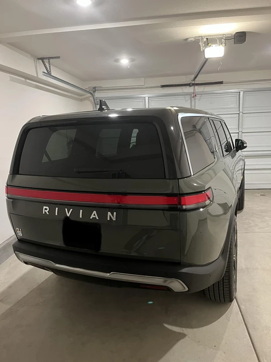 2022 Rivian R1S - Image 14 of 31