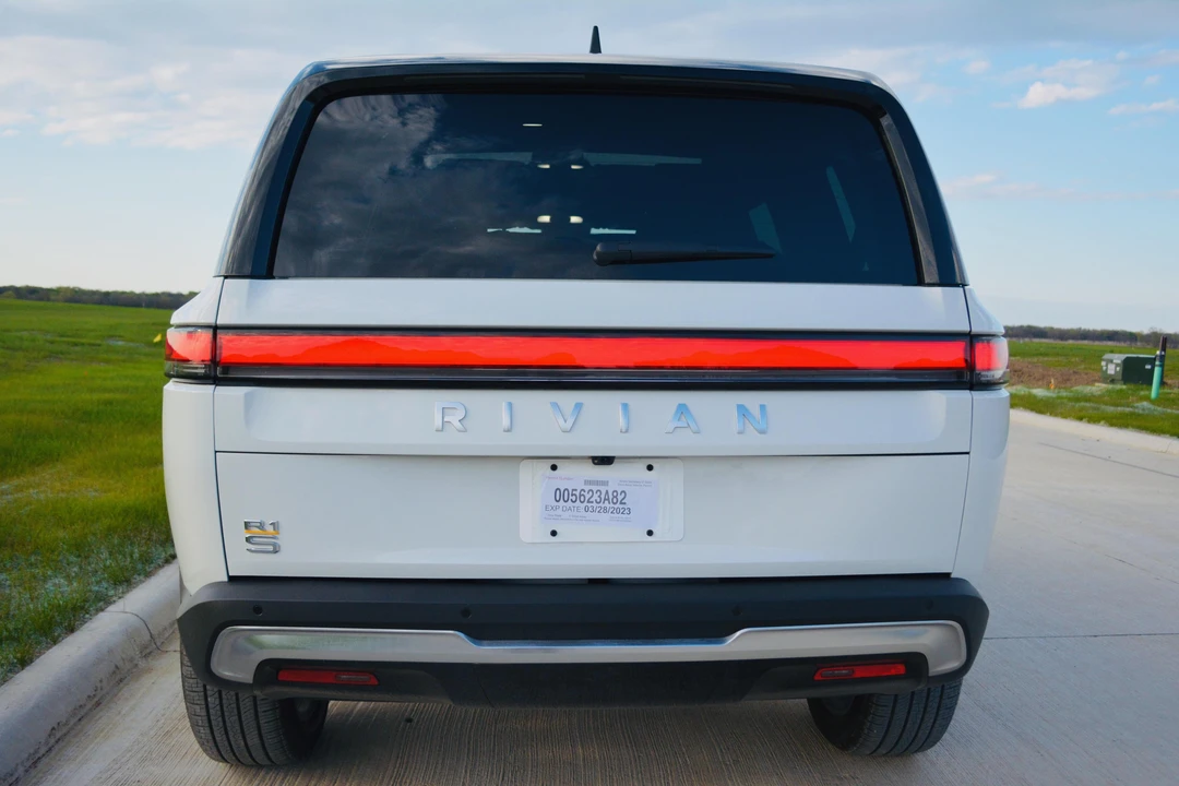 2022 Rivian R1S - Image 5 of 31