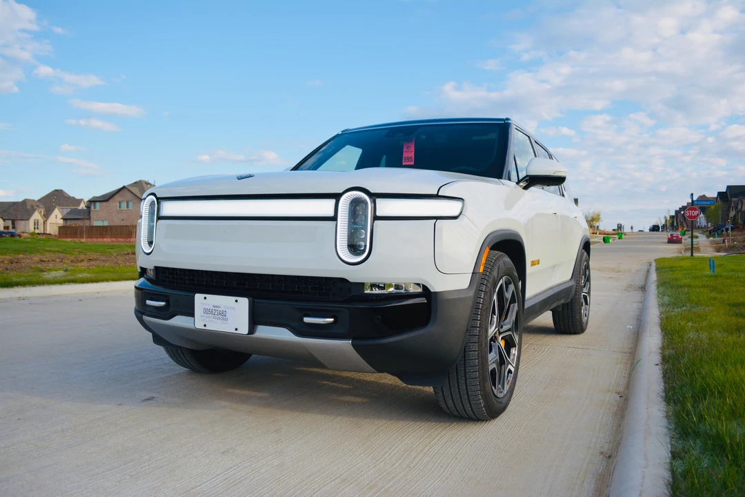 2022 Rivian R1S - Image 8 of 31