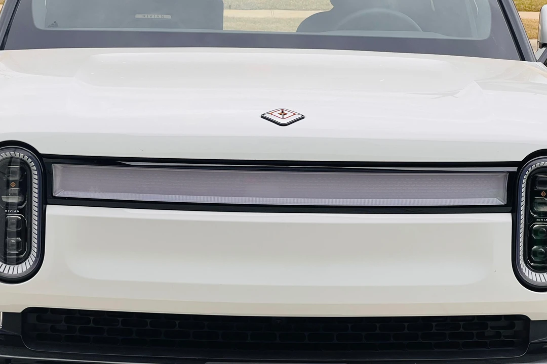 2022 Rivian R1S - Image 29 of 31