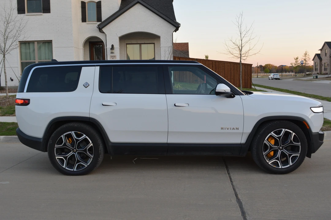 2022 Rivian R1S - Image 21 of 31