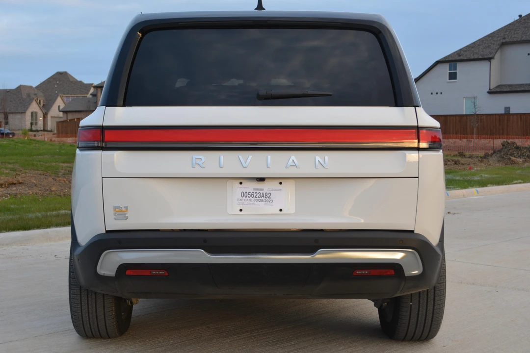 2022 Rivian R1S - Image 16 of 31
