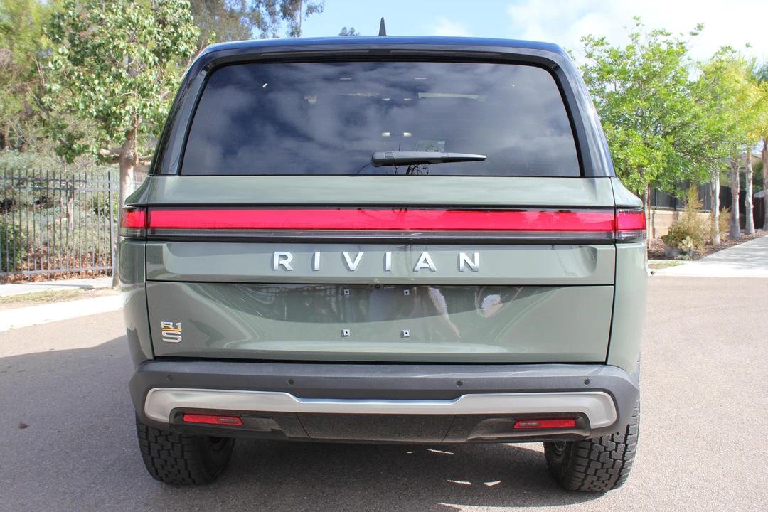 2022 Rivian R1S - Image 5 of 5