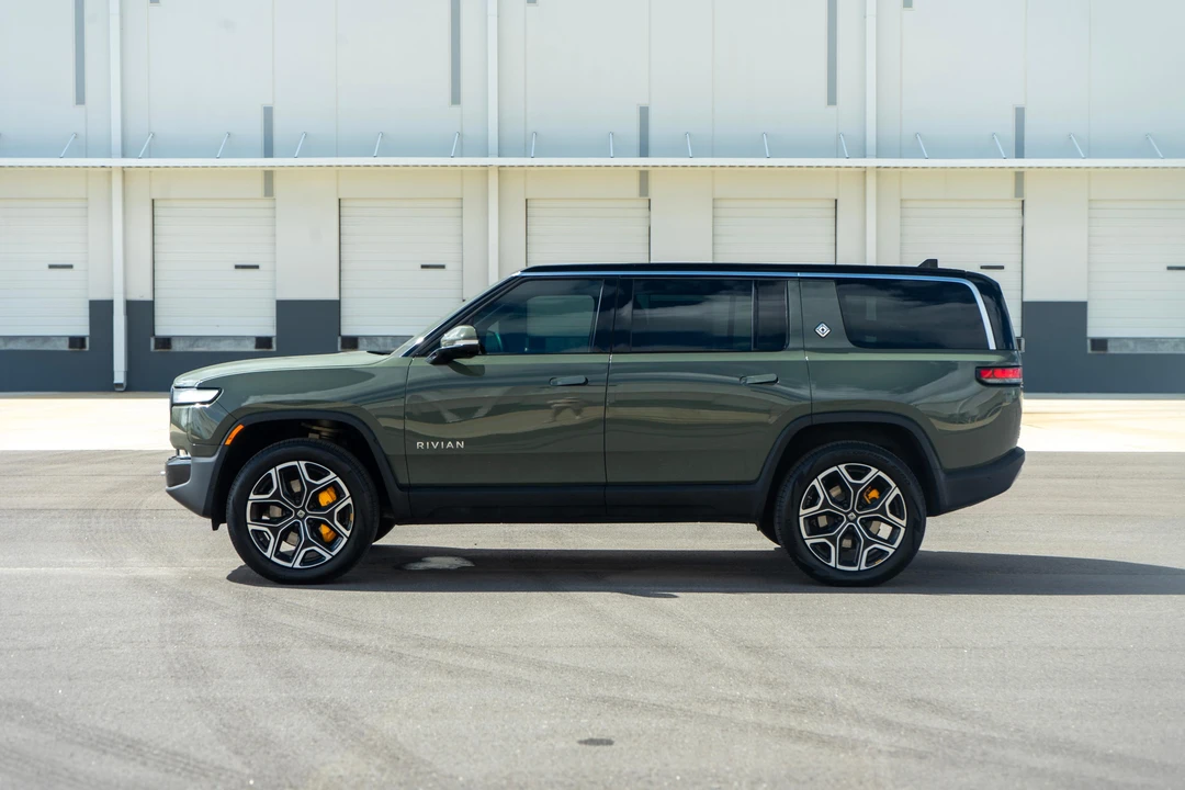 2022 Rivian R1S - Image 11 of 31