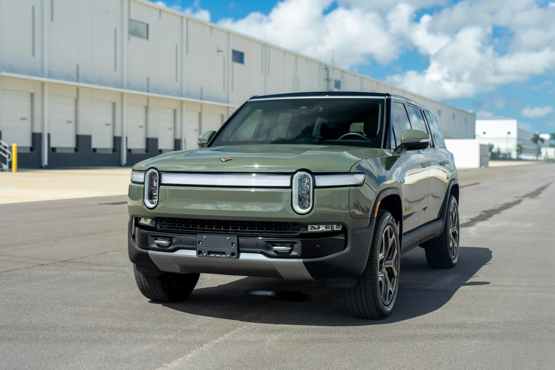 2022 Rivian R1S - Image 8 of 31