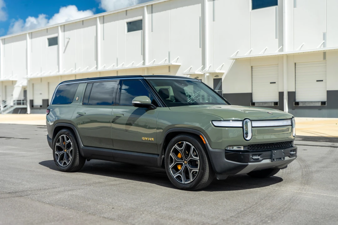 2022 Rivian R1S - Image 19 of 31
