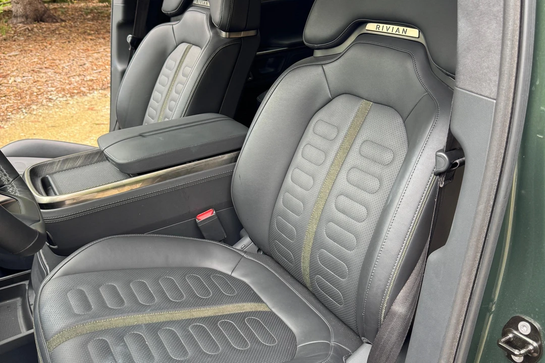 2022 Rivian R1S - Image 14 of 31