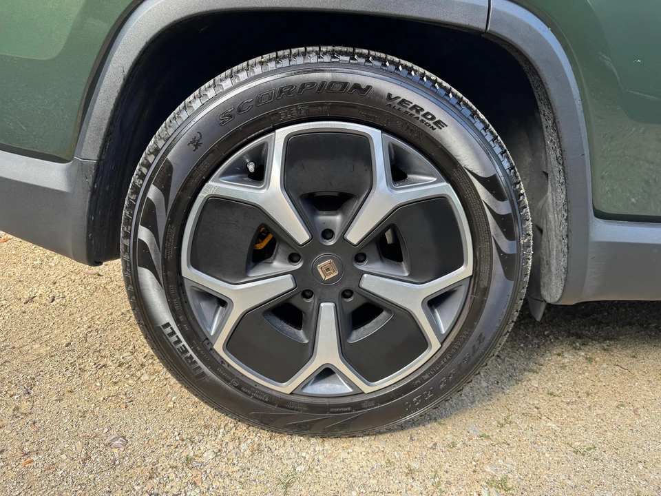 2022 Rivian R1S - Image 11 of 31