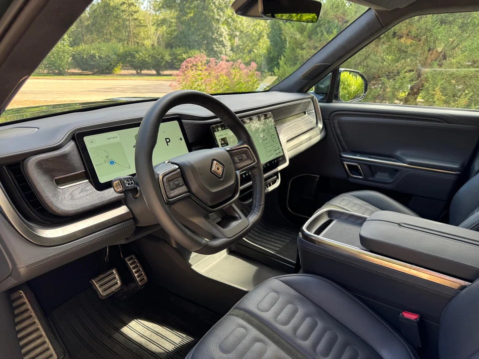 2022 Rivian R1S - Image 22 of 31