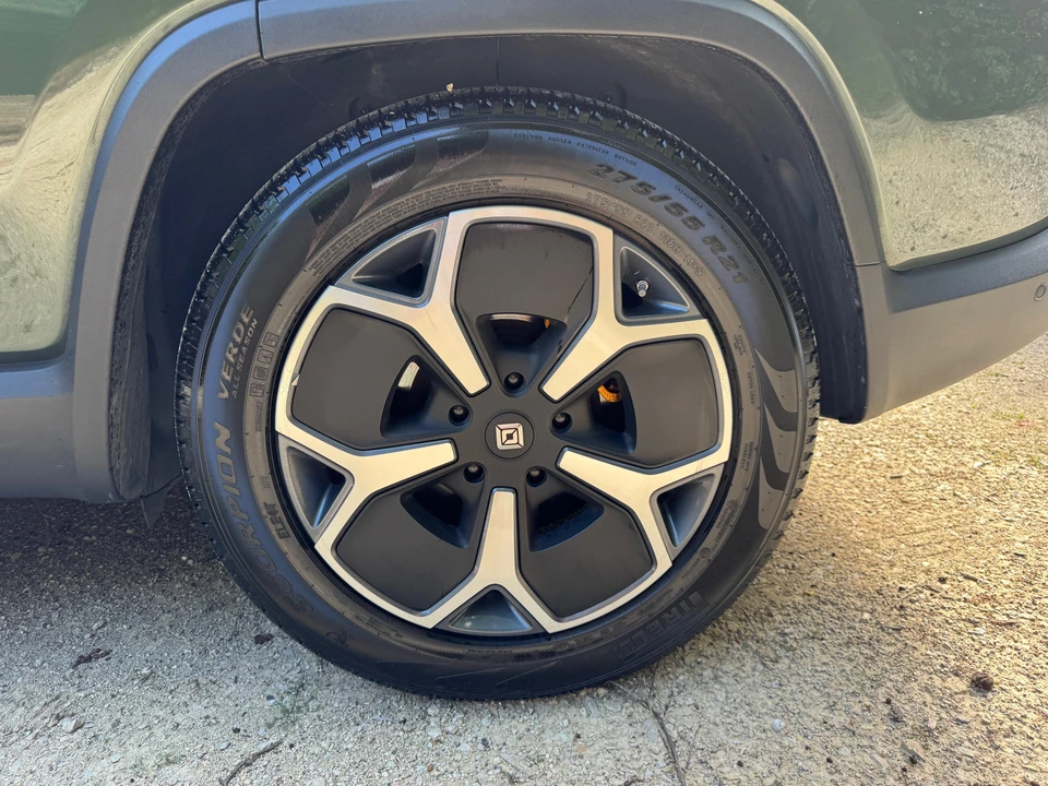 2022 Rivian R1S - Image 10 of 31
