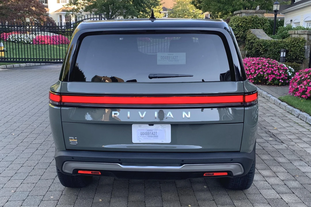 2022 Rivian R1S - Image 5 of 30
