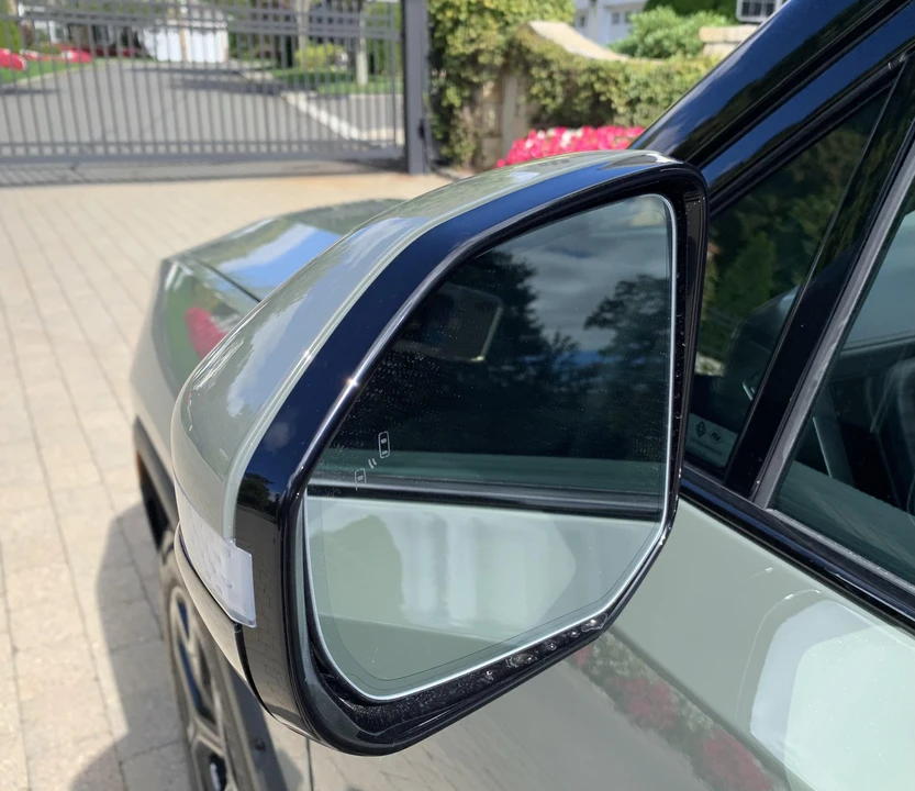 2022 Rivian R1S - Image 22 of 30