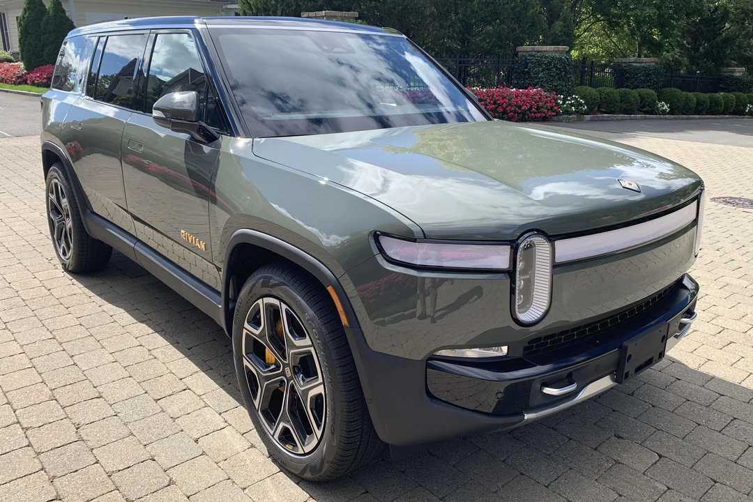 2022 Rivian R1S - Image 3 of 30