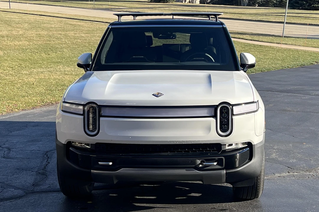 2022 Rivian R1S - Image 2 of 31