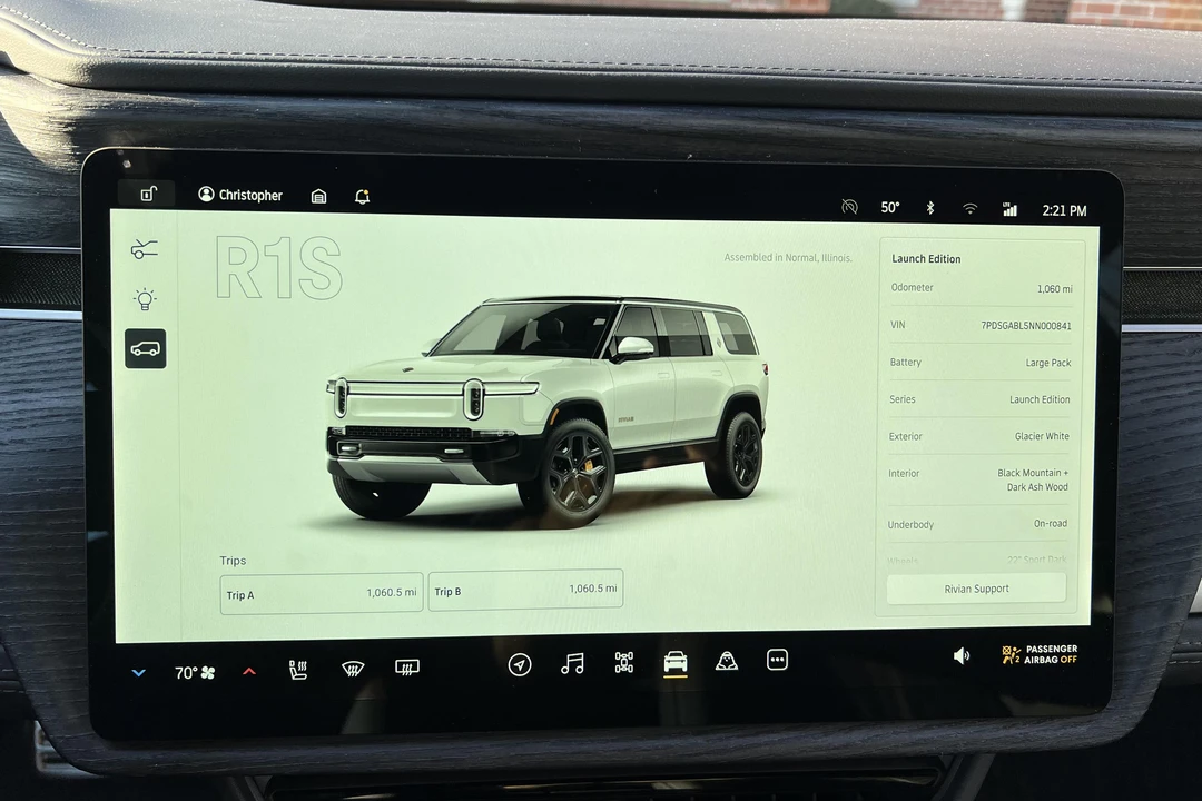 2022 Rivian R1S - Image 29 of 31
